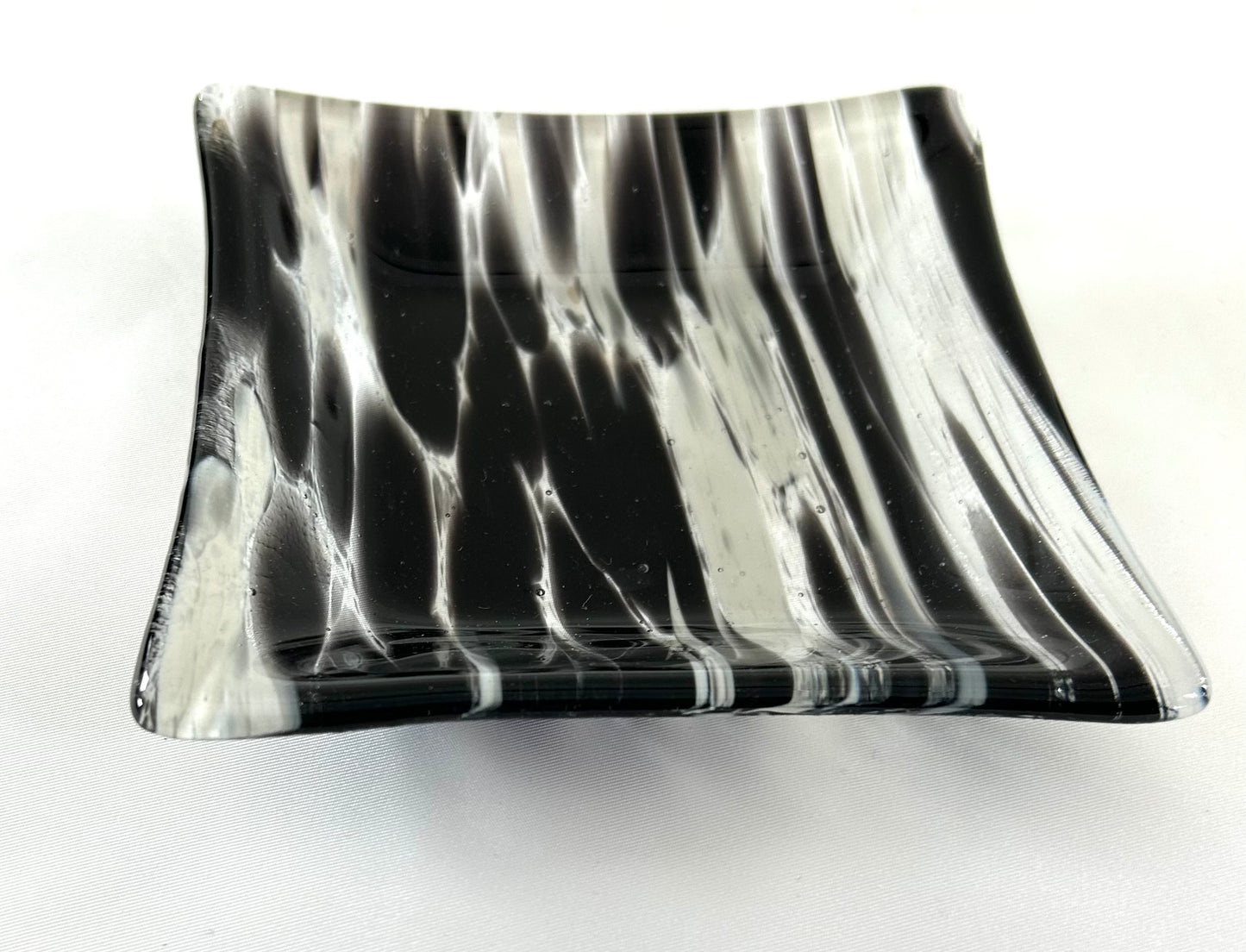 Artisan Glass Homeware Streaky Black