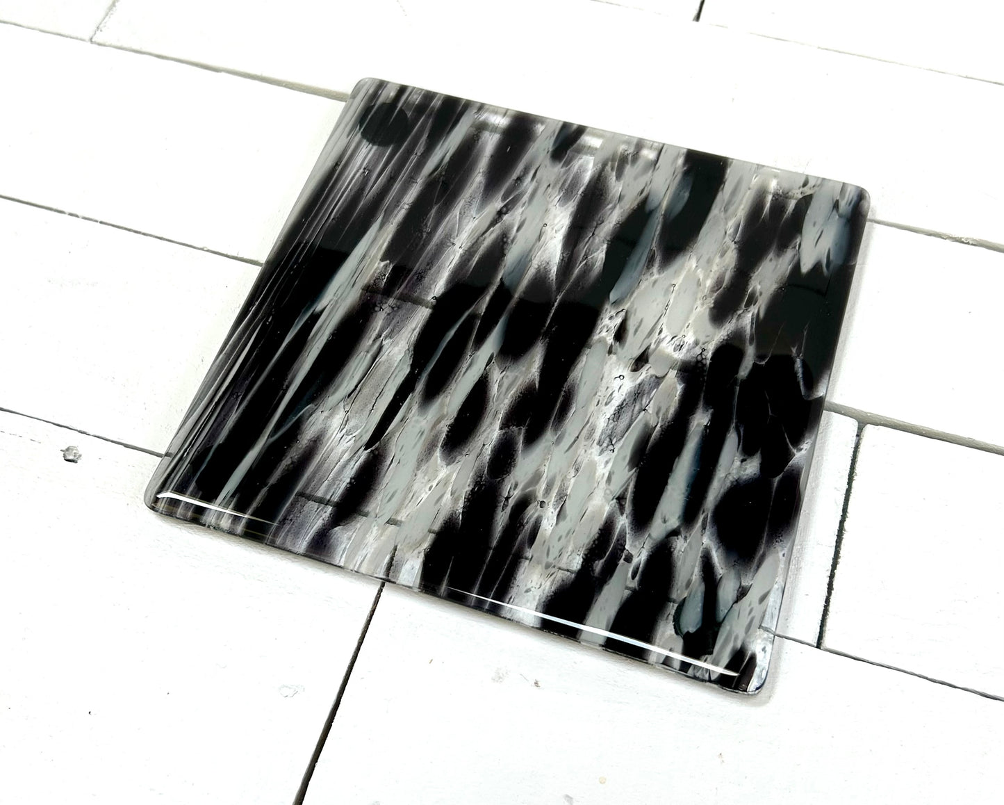 Artisan Glass Homeware Streaky Black