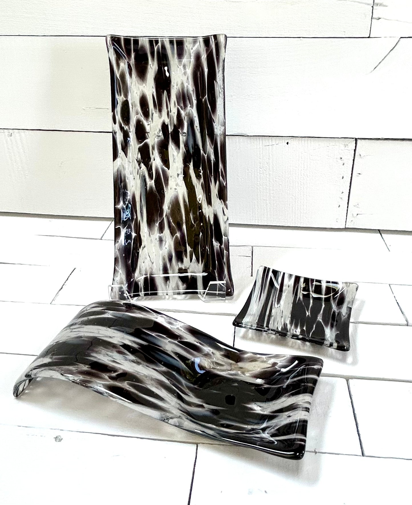 Artisan Glass Homeware Streaky Black